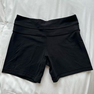 LULULEMON Wunder Under Shorts • Size 6